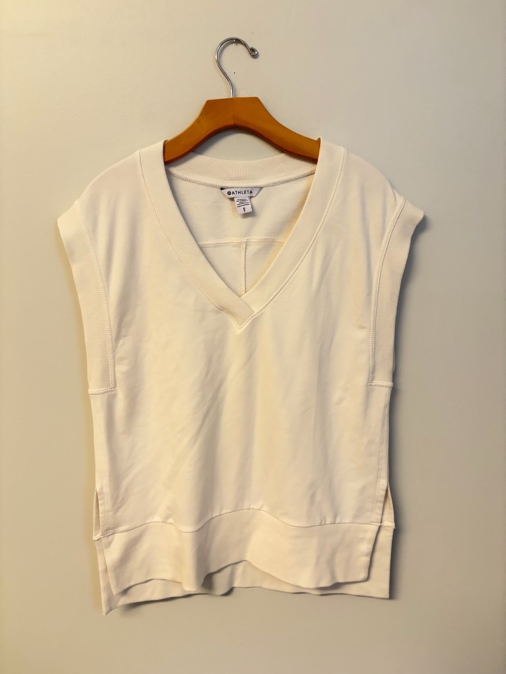 Athleta Cream V-Neck Sleeveless Sweatshirt Top small long line